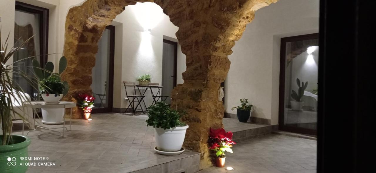 Hotel Cortile Baronello Agrigento Exterior foto