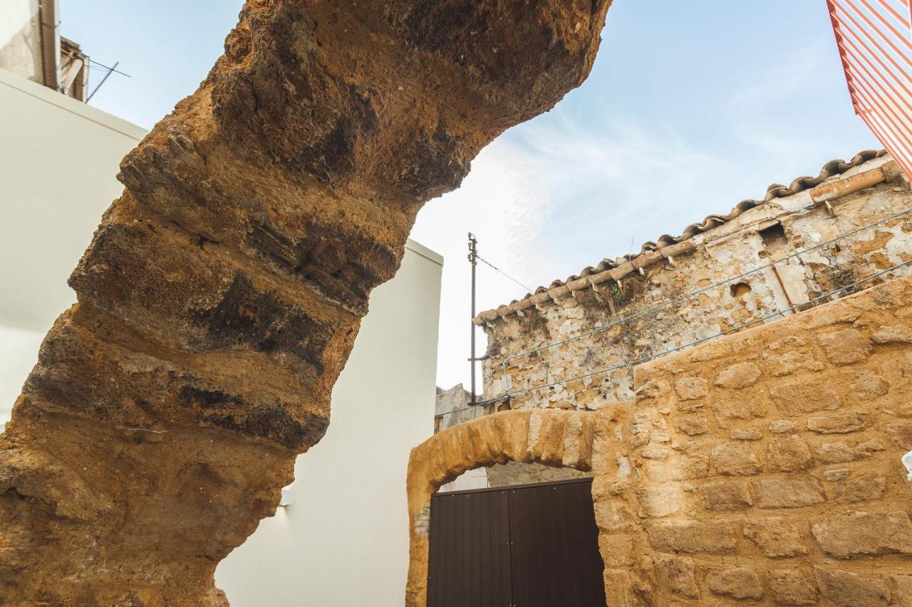 Hotel Cortile Baronello Agrigento Exterior foto